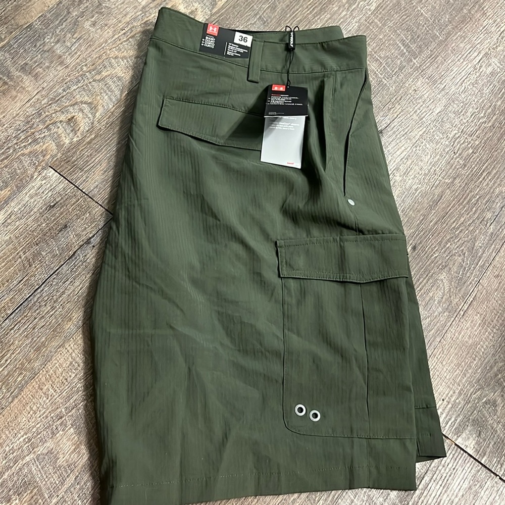NWT Under Armour Mens UA golf shorts green 36